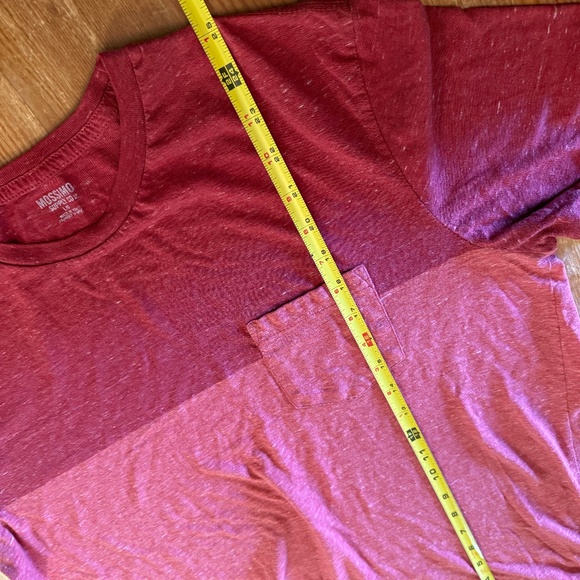 Men’s Mossimo Supply Co. Red Heathered Short Sleeve Pocket T-Shirt – Size Large - Picture 3 of 5